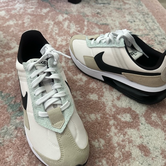 NWT Women’s Nike Pre-Day LX, size 8 - Picture 2 of 5